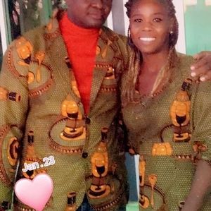 Meet your Posher, Mona